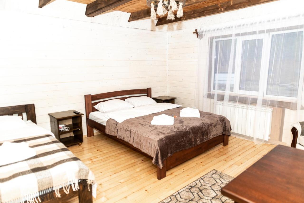 Wood House Hotell Pilipets Eksteriør bilde
