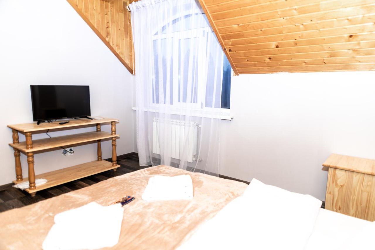 Wood House Hotell Pilipets Eksteriør bilde
