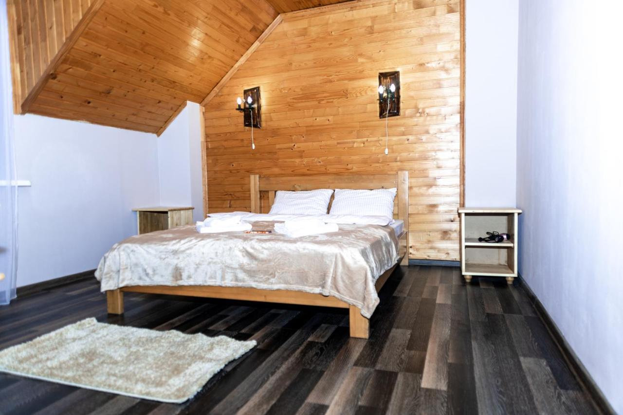Wood House Hotell Pilipets Eksteriør bilde