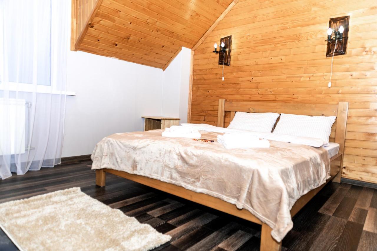 Wood House Hotell Pilipets Eksteriør bilde