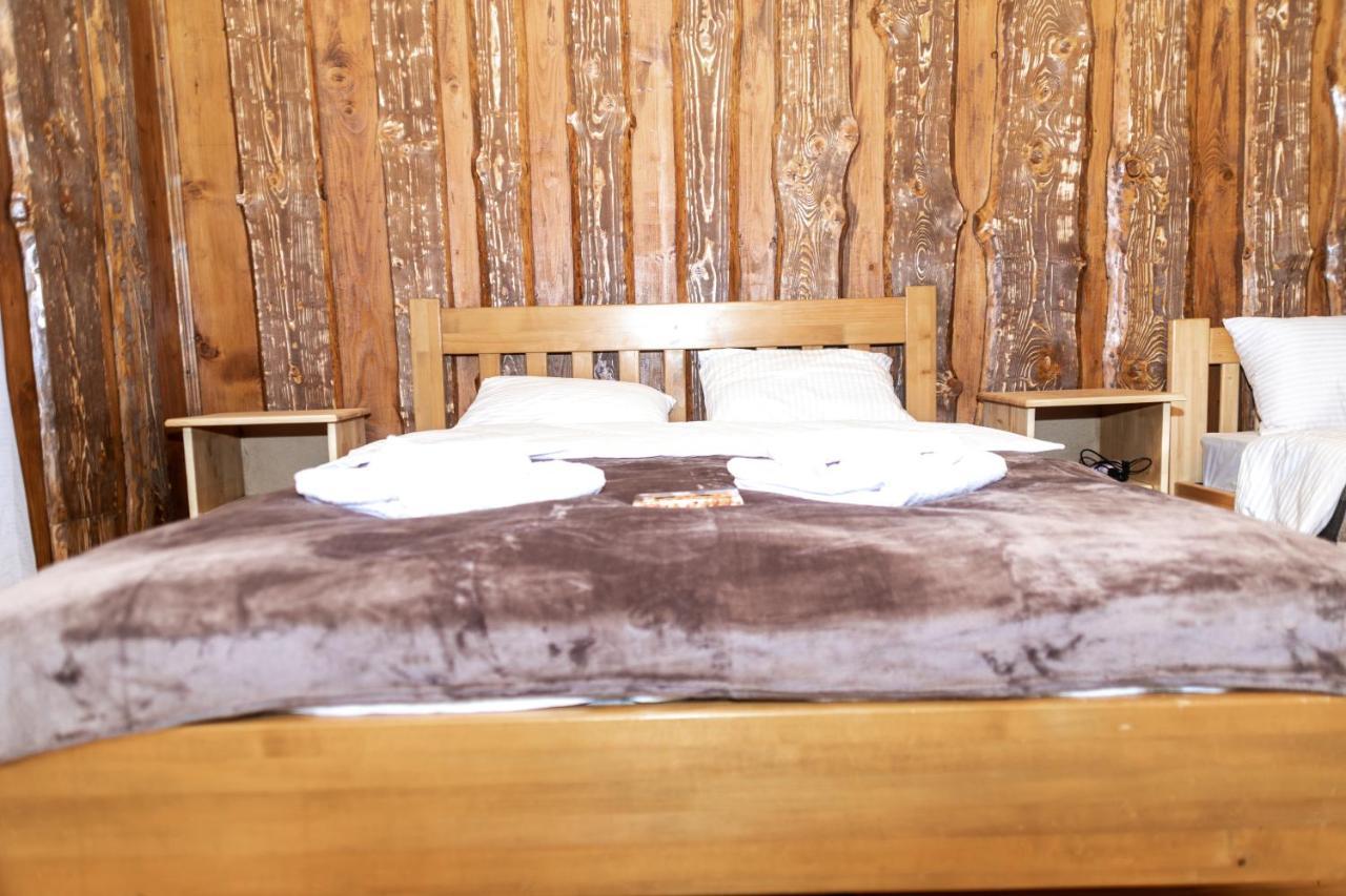 Wood House Hotell Pilipets Eksteriør bilde