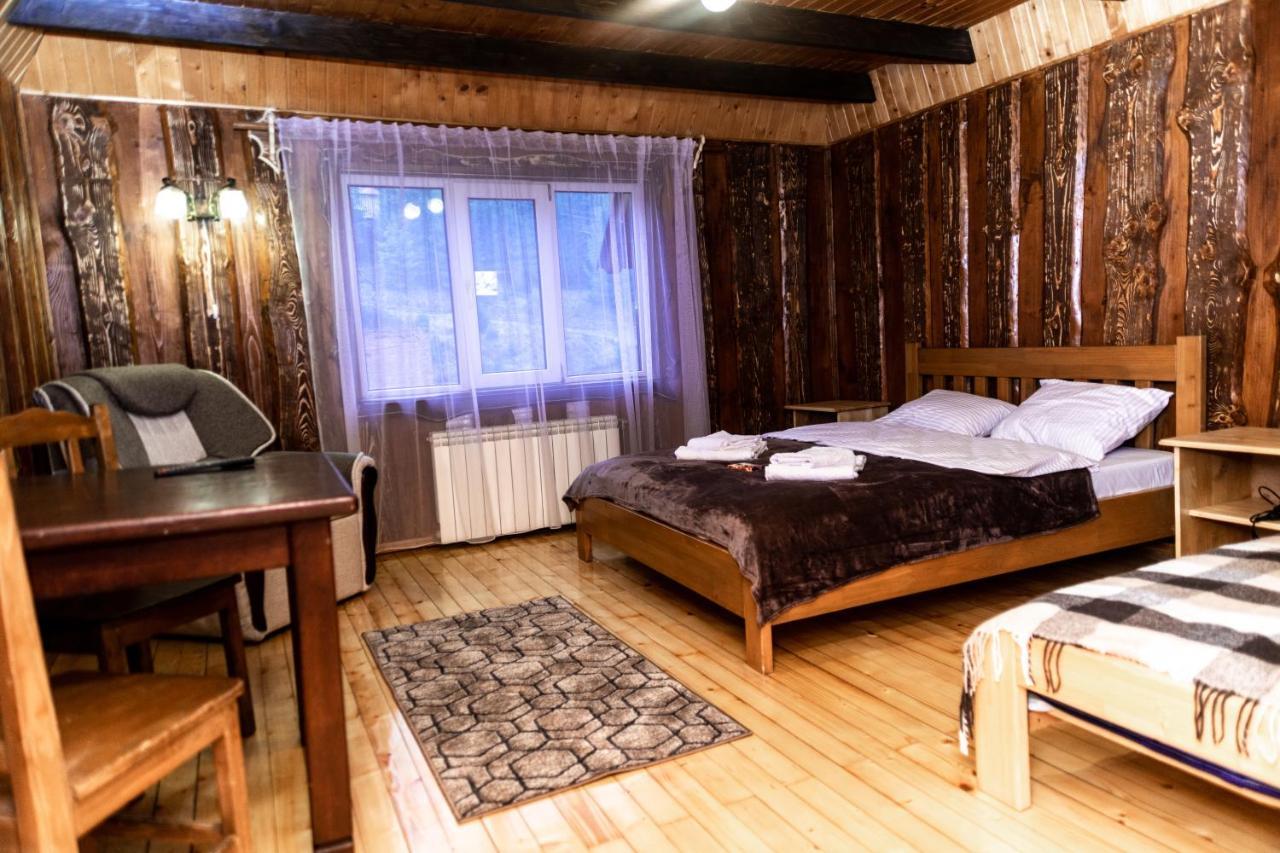 Wood House Hotell Pilipets Eksteriør bilde