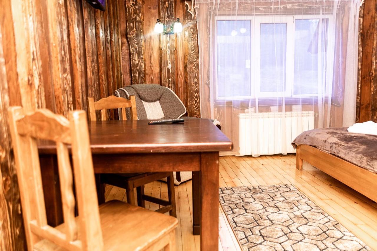 Wood House Hotell Pilipets Eksteriør bilde
